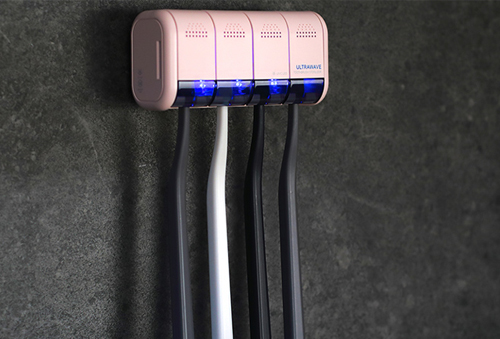 今度はご自宅でも！！便器より汚い歯ブラシを3分で99.9%除菌できるMEDIK製品の歯ブラシ除菌ホルダーを12月10日よりビックカメラで先行発売いたします。